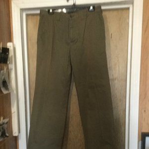 NWT Club Monaco straight leg medium rise army green color 32" waist classic fit
